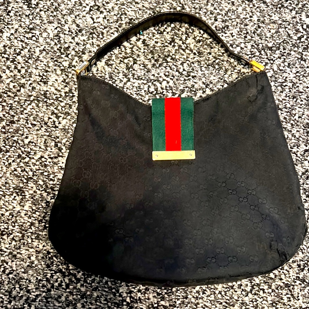 Gucci hobo bag.  Medium size  Pre loved